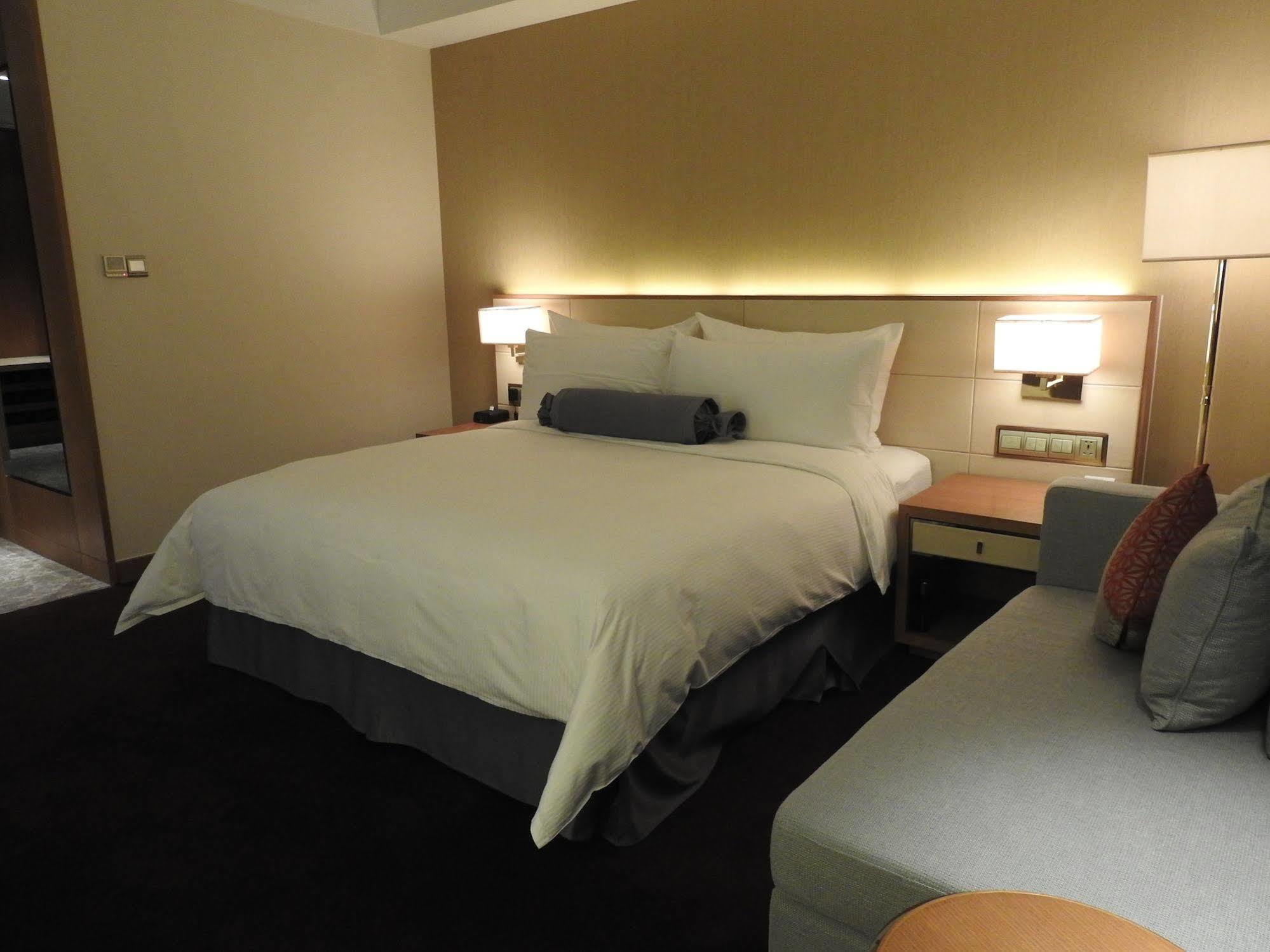 Radisson Blu Hotel Кашгар Екстериор снимка