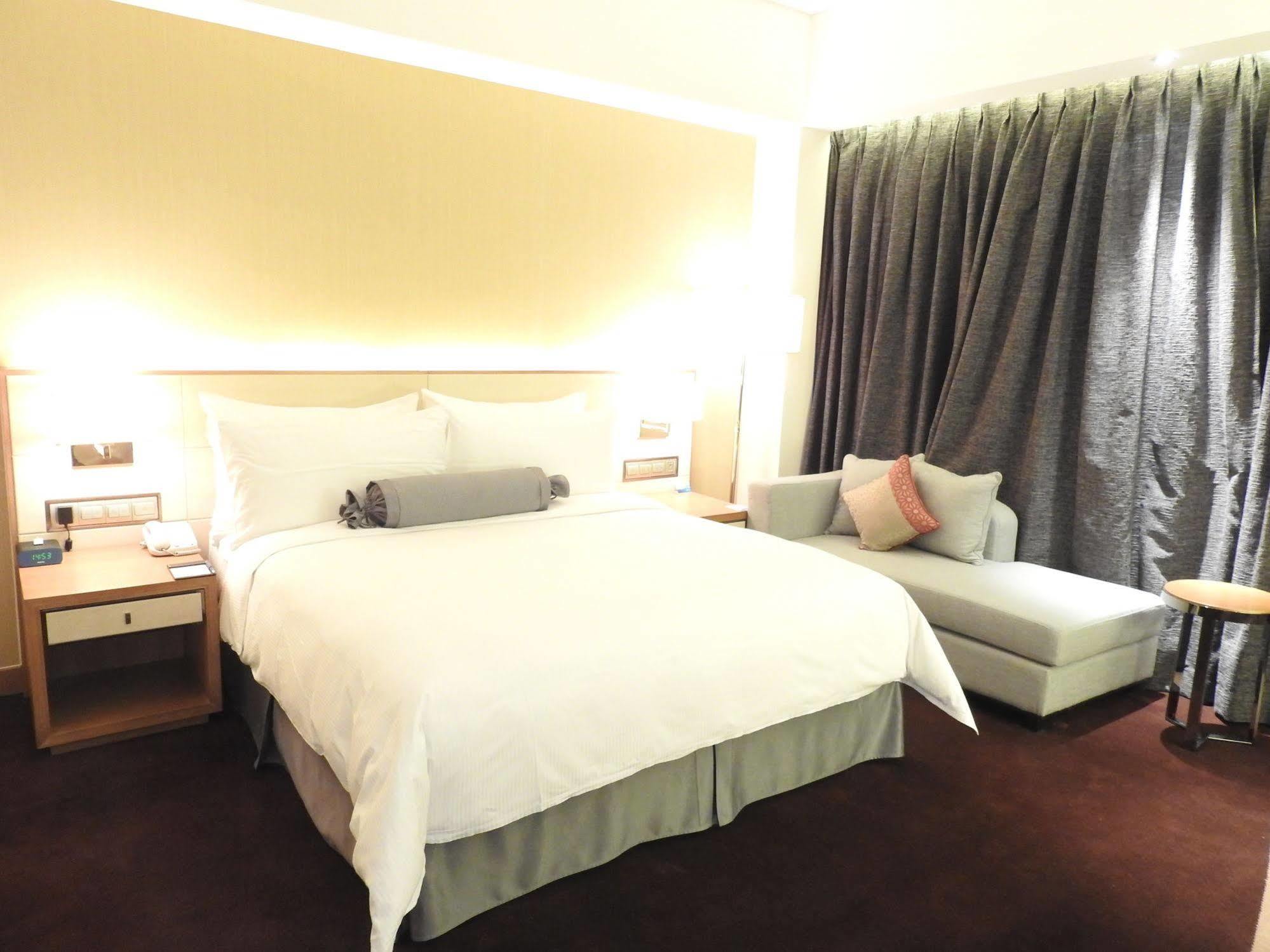 Radisson Blu Hotel Кашгар Екстериор снимка