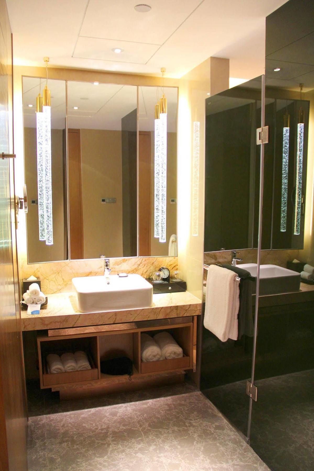 Radisson Blu Hotel Кашгар Екстериор снимка